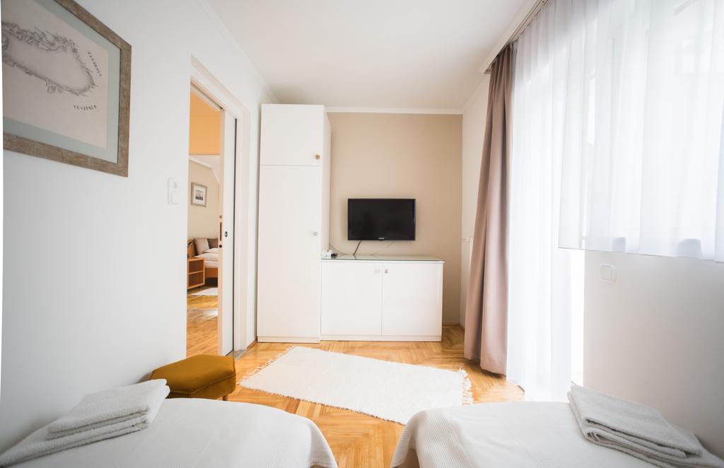 Barcza Vendeghaz Hotel บาลาตอนฟือเรด ภายนอก รูปภาพ