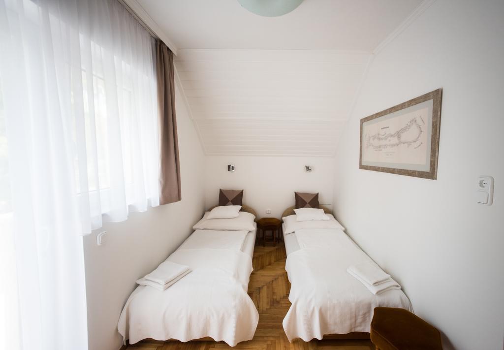 Barcza Vendeghaz Hotel บาลาตอนฟือเรด ภายนอก รูปภาพ